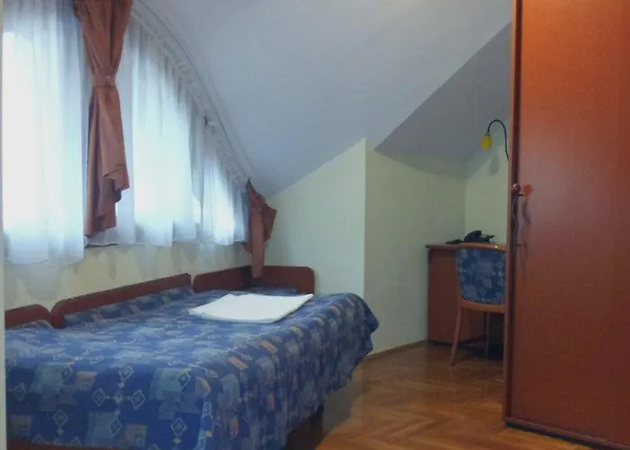Hotel Fenyves Bichișciaba